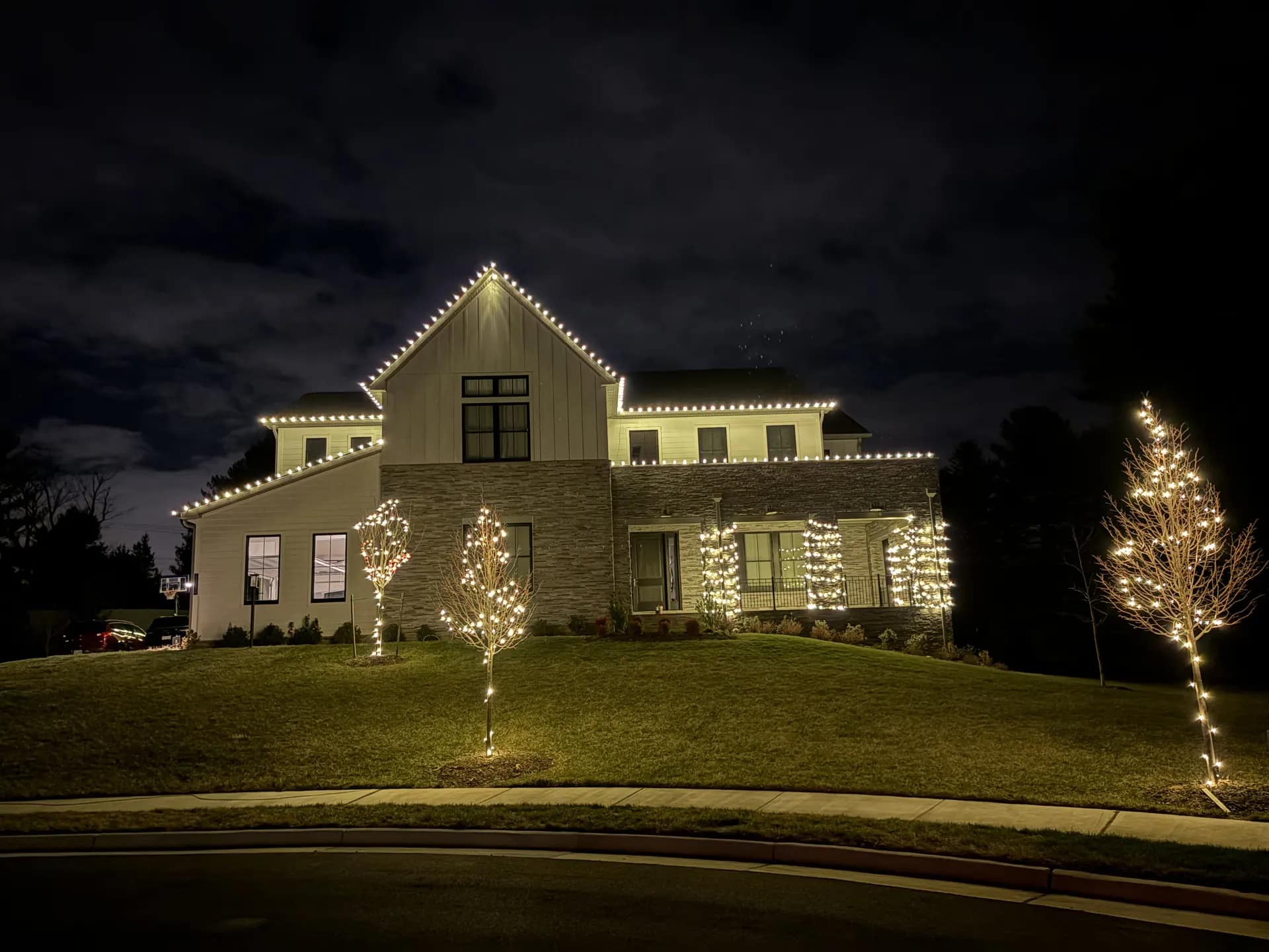 Christmas light installation in Fairfax, VA — LightDMV