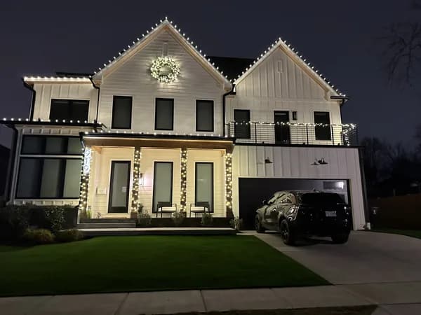 Christmas light installation in Arlington, VA — LightDMV