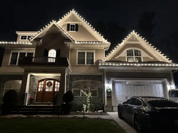 Christmas light installation in Bethesda, MD — LightDMV