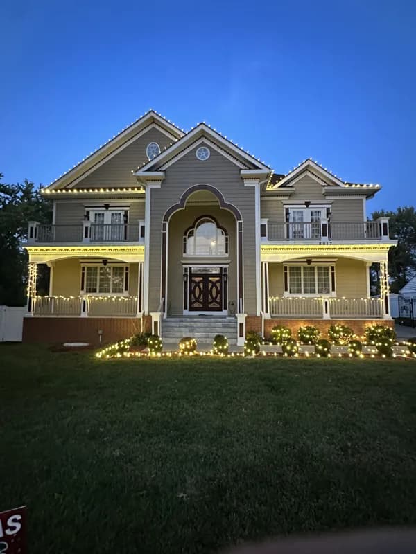 Christmas light installation in Fairfax, VA — LightDMV