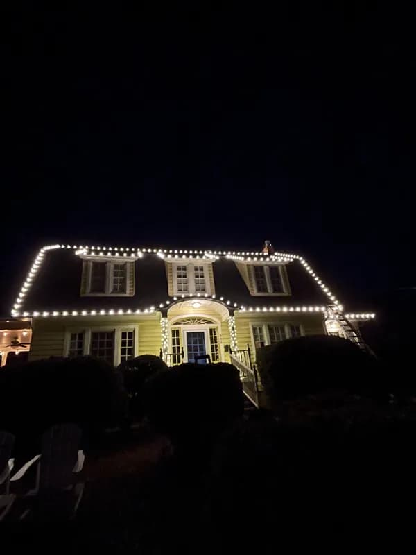 Christmas light installation in Leesburg, VA — LightDMV