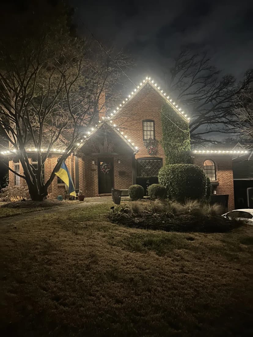 Christmas light installation in Arlington, VA — LightDMV