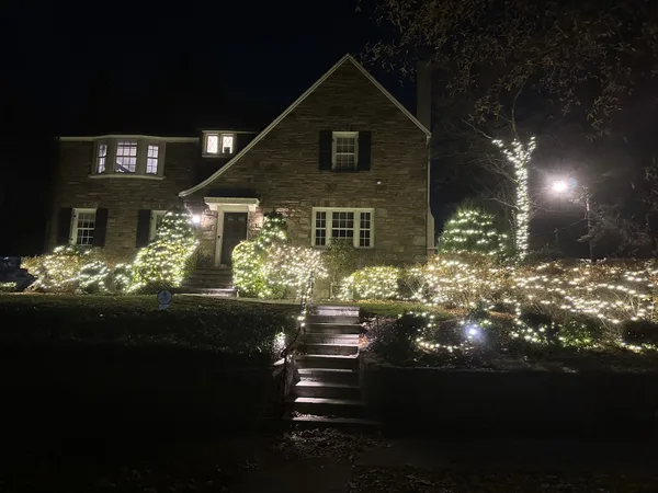 Christmas light installation in Capitol Hill, DC — LightDMV
